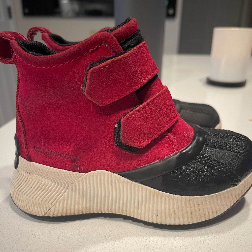 Toddler Sorel Boots. Pink. Size 9.